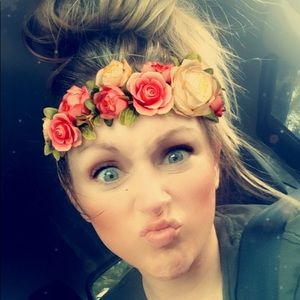 Meet your Posher, Holly